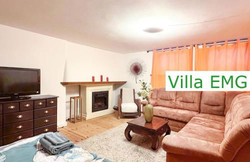 Villa EMG Ferienhaus in Alleinlage mit Privatsee Jacuzzi und Sauna für bis zu 22 Personen bei Osnabrück - Foto 74