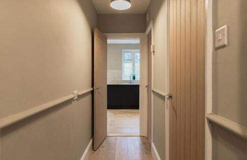 Comfortable 5-Bedroom House in Cheltenham - Foto 28