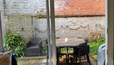 Maison avec jardin, calme et ensoleillée à 2 minutes du centre-ville - Foto 4