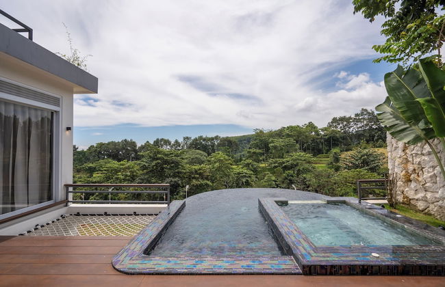 Royal Urban Resort - Photo 12