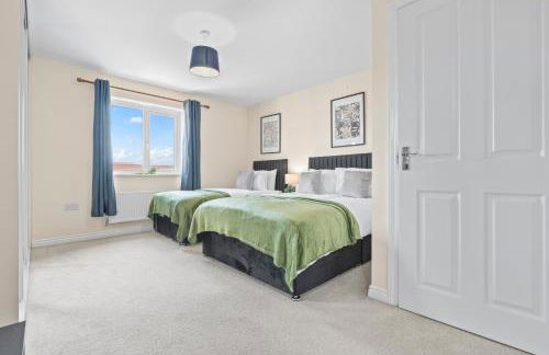 Stylish 4 Bedroom House in St Neots w Free Parking - Foto 14