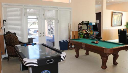 Luxurious 4-Bedroom House with Pool - Foto 3