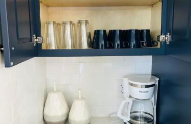 Stunning Lake House with a Pool and Hot Tub - Foto 30