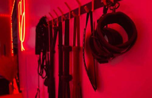 Red Chamber Hot Tub Couples Retreat - Foto 14