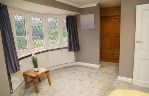 5 bedroom 3 bathroom house - Lyne Chertsey - Foto 17