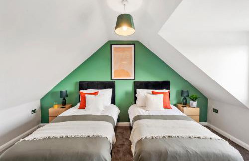 Grab a Deal Today! Massive Home For Contractors & Parking for 4 - Foto 23