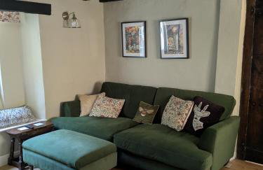 Period Thatched Cottage Towcester - Photo 37