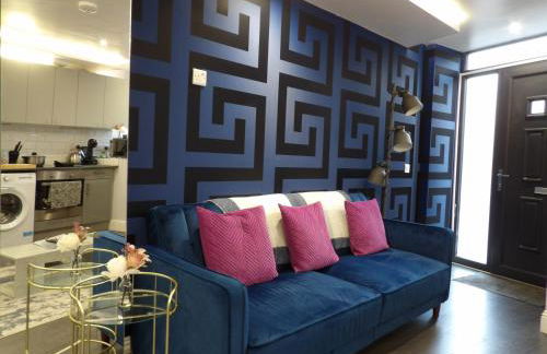 City Convenience, Calm Comfort-- A Stylish One-Bedroom Retreat Just 3 Stops from the Heart of the City - Foto 2