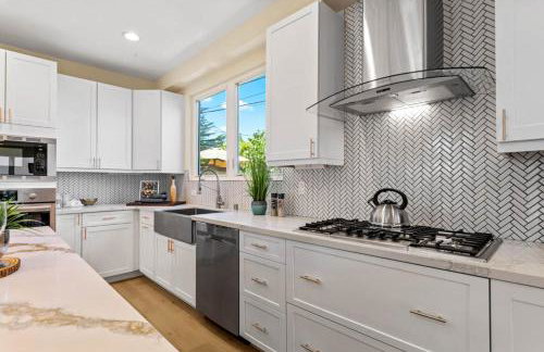 Spacious Mountain View 4 Bedroom Modern Home - Foto 18