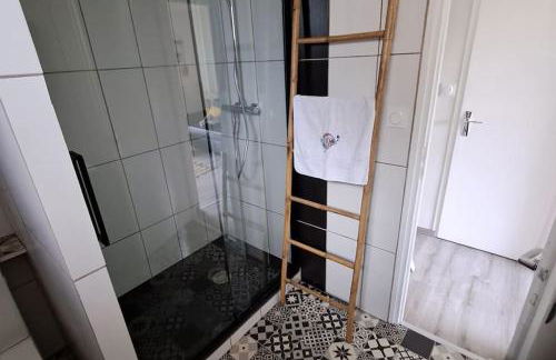 Agréable T2 Classé 3 étoiles, refait à neuf, dans quartier calme - Photo 23