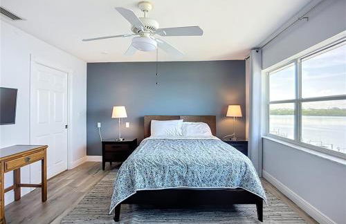 Private Family Waterfront Retreat 6BD-5BA Bring your Boat - Foto 33