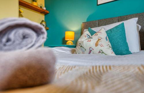 2-Bedroom Modern, Stunning & Stylish Contractor House, Sleeps 4, Prime Portsmouth Location with Free Parking Permit - by Blue Puffin Stays - Foto 30