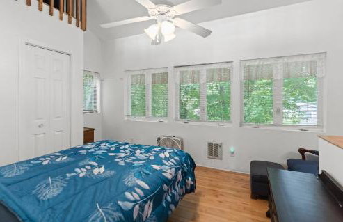 Cottage with Private Lake Access! Short distance to town - Foto 17