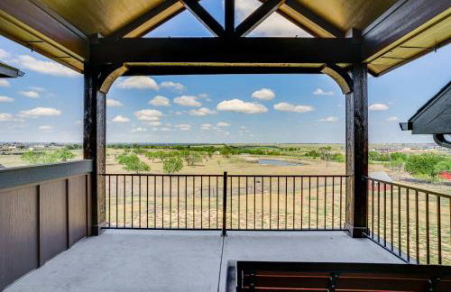 Elegant Sunset Meadow Ranch in Texas with Hot Tub - Photo 14