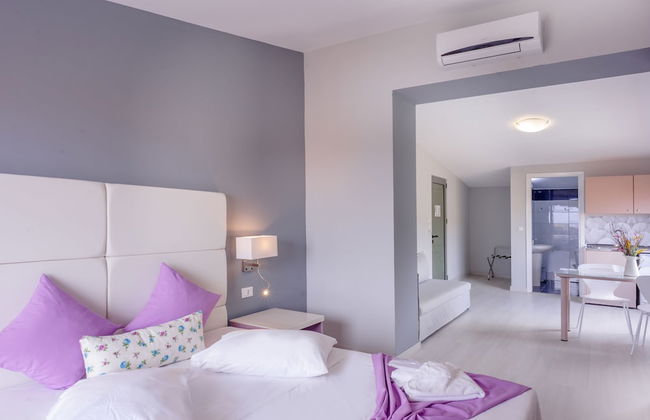 Sunrise Village Hotel - Photo 7