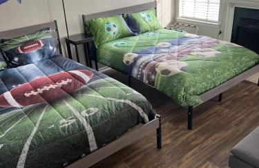 Sports Fan Getaway less than 2mi to AT&T Stadium Pool and Gym! - Foto 5