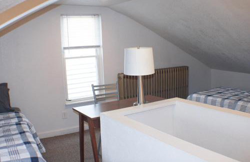 Urban Oasis - 3BR 2BA - City View- Private Parking - Foto 13