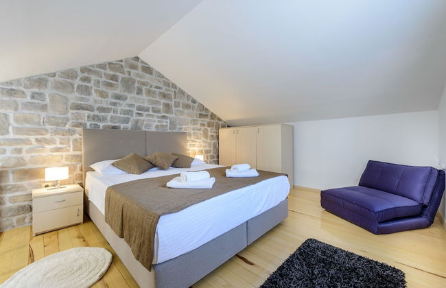 Holiday Home with Private heated Pool, Sea view & Basketball Court - Foto 2