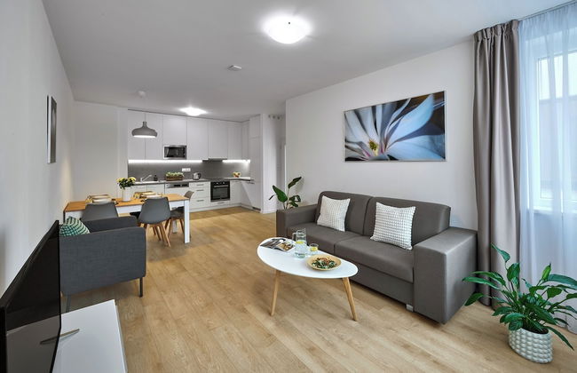 CityWest Apartments - Photo 1