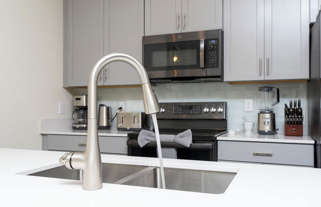 Luxurious Family-friendly 5 Bd 12 Guests w Screened Pool Close to Disney - Foto 37