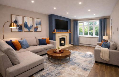 Sleeps 8 Four Bed Contractor Group House Corby Parking - Photo 1