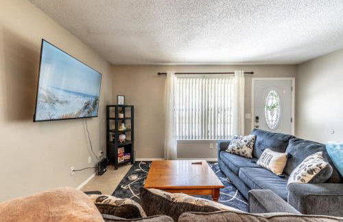 Spacious 3 BR Near NAS Jax l BBQ WiFi DirecTV - Foto 1