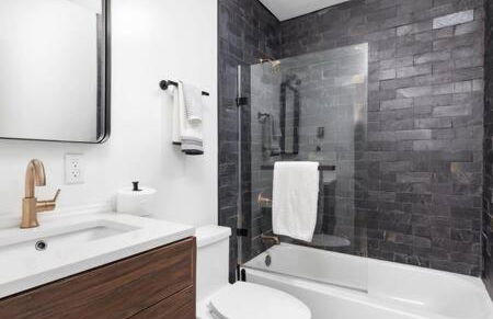 Cabin w hot tub & fire pit at The Woods Resort - Foto 20