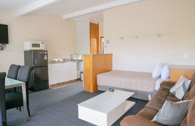 Tuki Tuki Motel - Photo 18