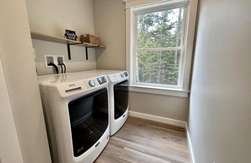 New 2023 Waterfront Home near Acadia with Hot Tub - Foto 25