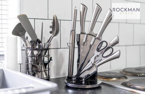 Ten Cromwell - FREE PARKING - Spacious 3 Bedroom Contractor Home - Central Grays Close to Station and Shops - Fast Wi-Fi - Long Term Stays - Foto 14