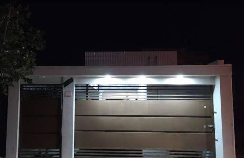 check-in autônomo em Piscina, Hidro, churrasqueira, casa dispondo até 3 quartos, 3 ar, 2b, tudo privativo - Reserva valor 6 hóspedes para abrir os 3 quartos com ar, 2 banheiros, sala, cozinha, garagem até 2 e pátio descontão por duração! - Foto 26