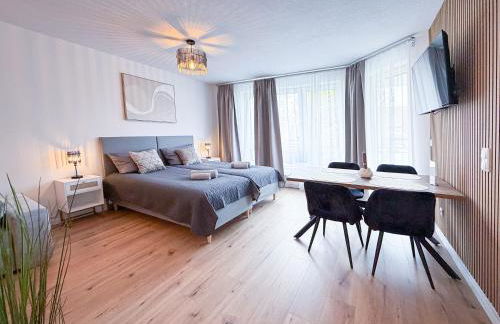 MOIN Apartments - Studio mit Balkon & Parkplatz, Wifi und TV - Foto 1