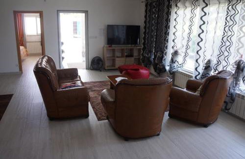 Casinha das Bonecas - Casa com Piscina Privada - Foto 33