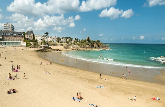 Modern Semi-detached House With Terrace - Photo 16