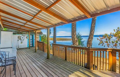 4BR waterfront home with beach access and views - Foto 33