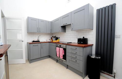 Newly refurbished next to University Hospital Coventry - Foto 14