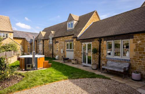 Luxury Boutique Barn Hideaway Near Bourton with Hot Tub - Foto 6