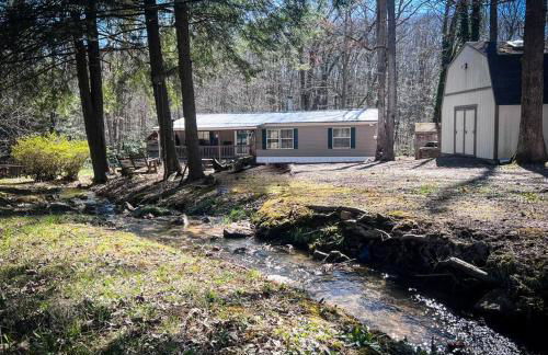 Bern's Summit Solitude: Stream-Front Serenity - Photo 10