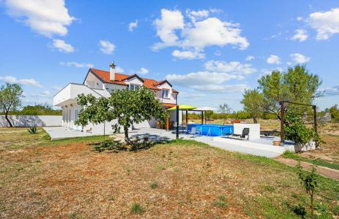 Cozy Apartment In Dragisici With Wifi - Photo 9