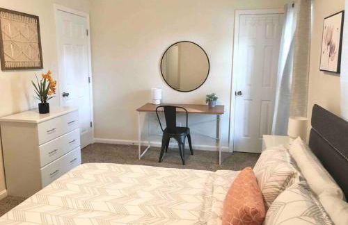 * Posh Place * King Bed * Long Term Stays * - Foto 5