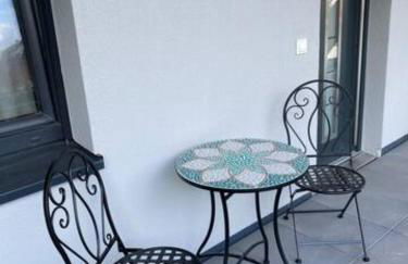 BG Living & Hosting - Stylish Luxury Apartments in the City Center - Parking, WiFi & Washing Machine - Foto 32