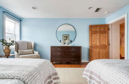 Historic & Secluded Estate on the Hudson River w/ Pool Sleeps 24 River House by Avantstay - Foto 61