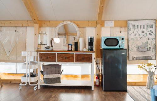 Lakefront Glamping Safari Tent 5 The Hummingbird - Foto 8