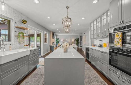 Zestlife-LuxuryEscape-ThemedRooms-Pool-GameRoom - Foto 38