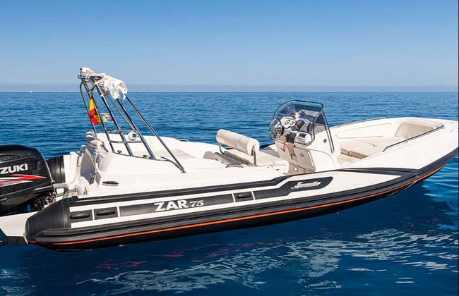 Alquiler de barco con patrón en Puerto de Andrach - Foto 8