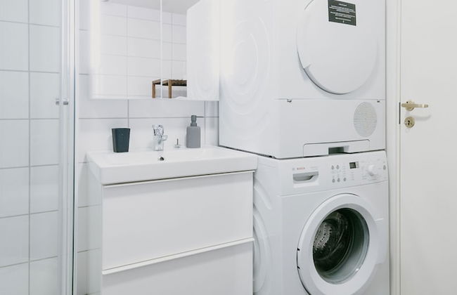 City Center Apartment - Photo 16