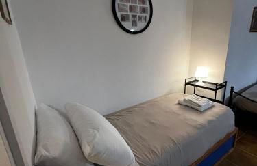 Spacious Apartments 6 Guests - 5 min Airport Ciampino - Train to Rome- LA MAISON - Foto 13