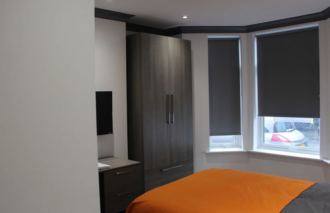 Townhouse @ 282 Walthall Street Crewe - Photo 3