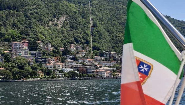 Paseando en barco por Como
