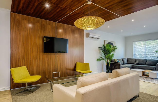 Contemporary Apartment Close to the Radisson Majolica - Photo 12